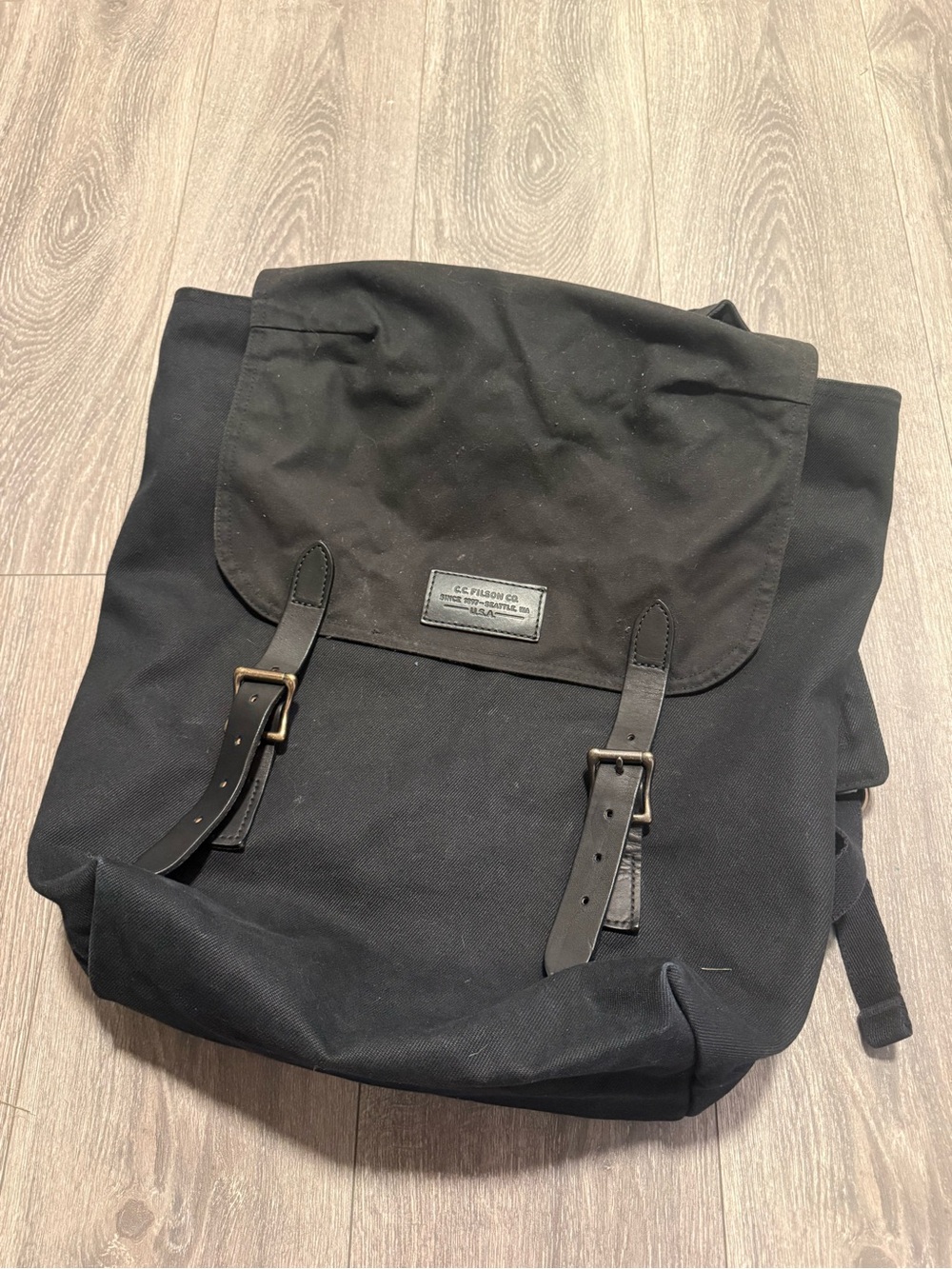 Filson Ranger Canvas Backpack – Black